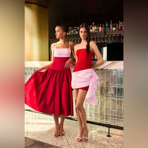 Elliatt Dresses & Skirts - Elliatt June Mini Dress in Red & Pink Size S NWT